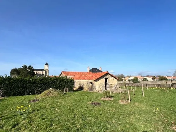 Ancienne Grange à rénovée : 213.64 m2 sur une parcelle de 1762 m² clôturée