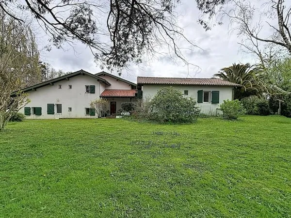 Maison 9 pièces 218 m²