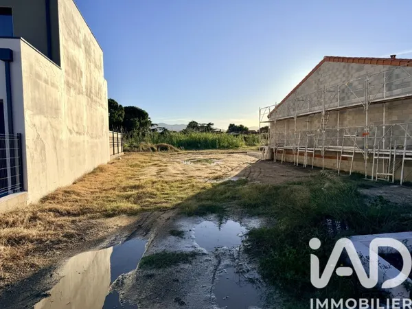 Terrain 325 m²