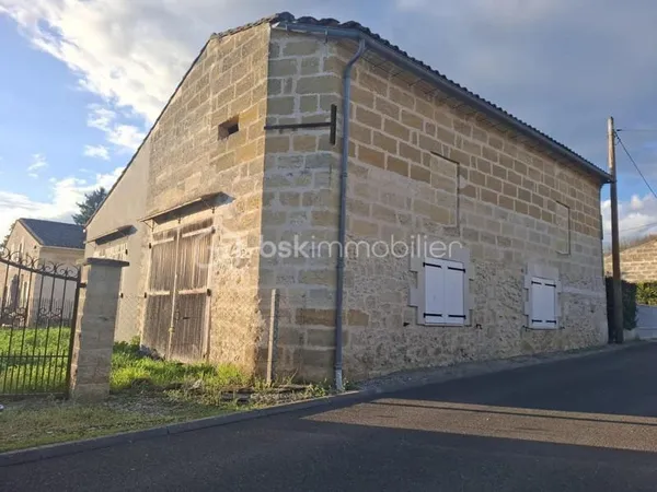 Maison en pierre à rénover - 190 m² - Terrain 594 m² - Centre de Saint-Magne-de-Castillon