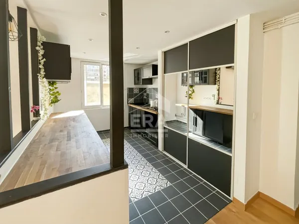 T2 + local commercial loué + cave de 25 m2 - Proche place Sébastopol