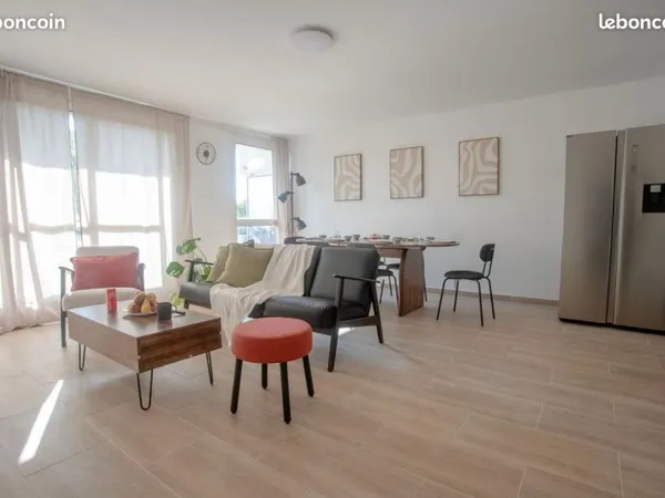 Chambre meublée 12m² - Duplex rénové 126m² - RER A Noisy-Champs - Charges incluses