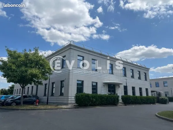 Bureaux 326 m²