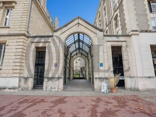 Bureaux 2 pièces 202 m²