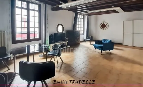 Maison à vendre 8 pièces SAINT CALAIS (72) Ensemble immobilier à fort potentiel : local commercial +