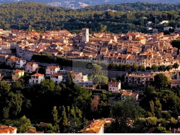 Bien immobilier de rendement Vente Saint-Paul-de-Vence  260m² 860000€