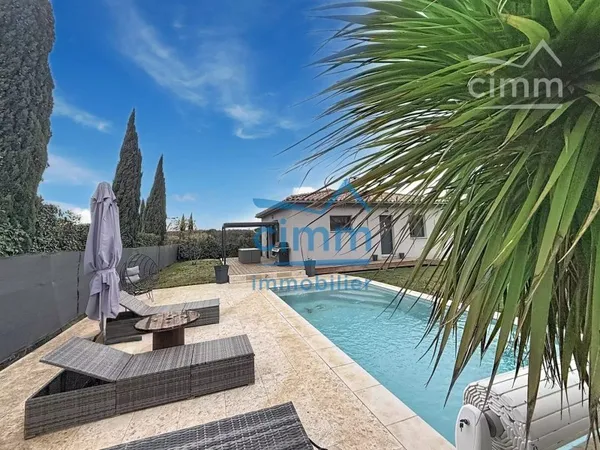 VILLA T4 AVEC PISCINE