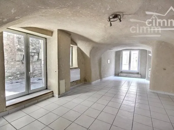 MAISON DE VILLAGE F2 avec TERRASSE