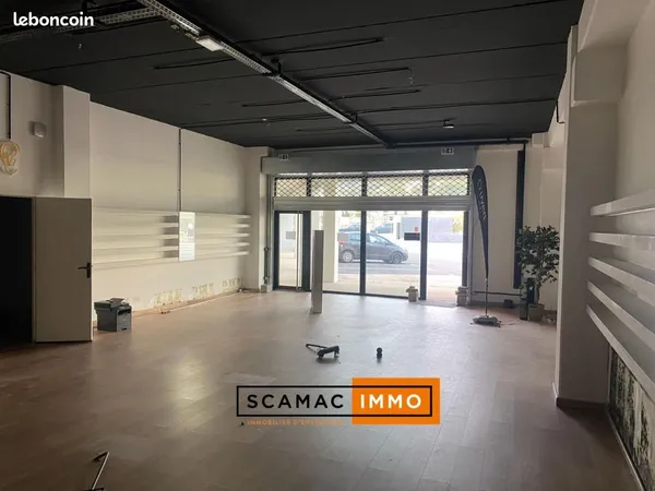 Local commercial 102 m²