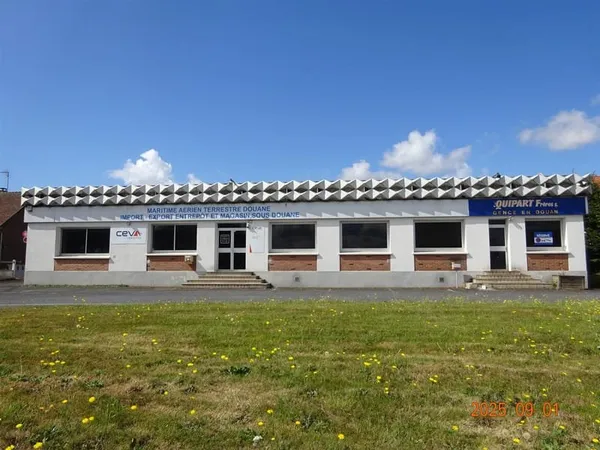 Bel Espace De Bureaux Sur La Frontiere Entre Mons Et Maubeuge