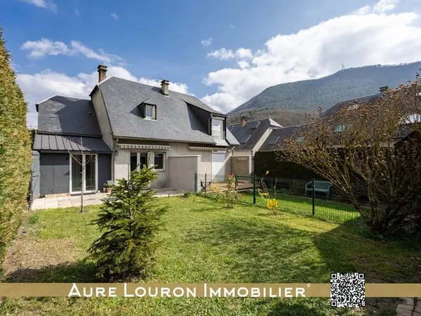 MAISON JUMELÉE AVEC JARDIN DANS UN LOTISSEMENT - SECTEUR ARR