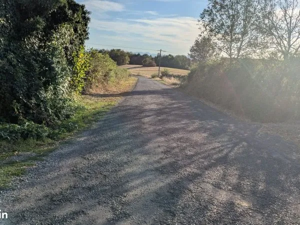 A vendre terrain a batir a busset