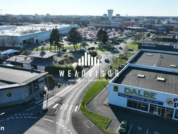 LOCAL COMMERCIAL 300 m² TOURS