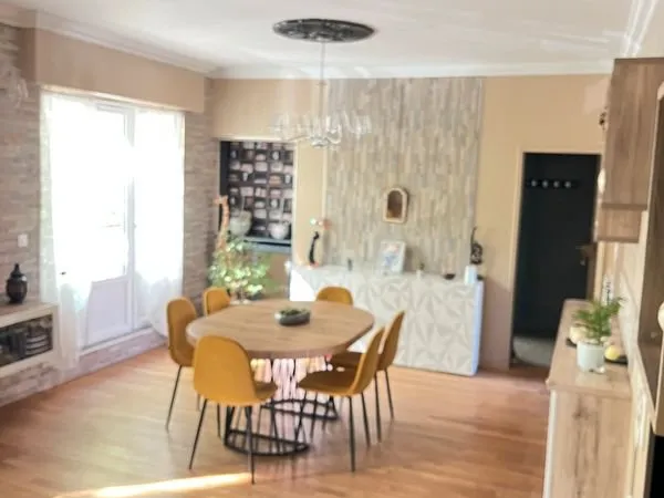 Appt T4 rénové avec balcon-lumineux et traversant-aucun travaux-à la tête du Bouchon de Champagne