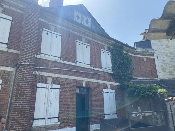 Maison à rénover située à Poix de Picardie