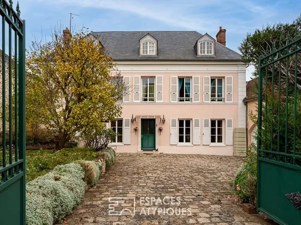 Demeure de caractère de 1740 coeur historique de Plaisir
