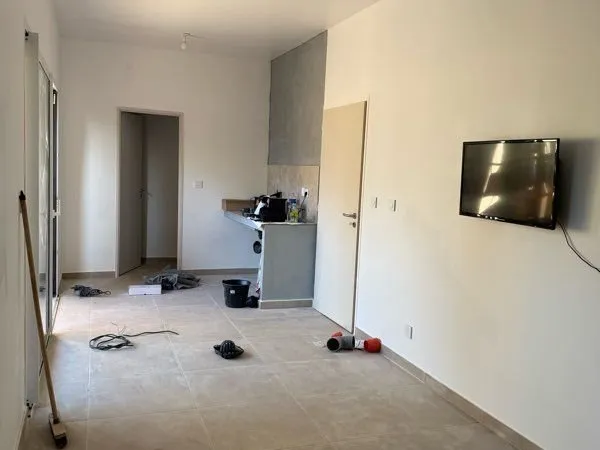 Local professionnel - 130 m² avec bureau et jardin privatif - Saint-Pargoire (34230)