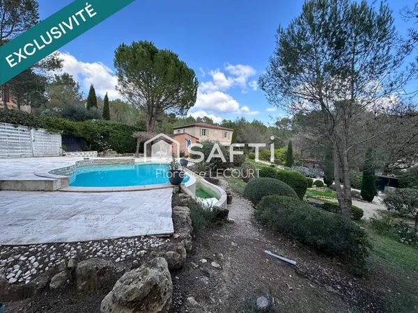 Mas provençal avec piscine et dépendance au calme absolu