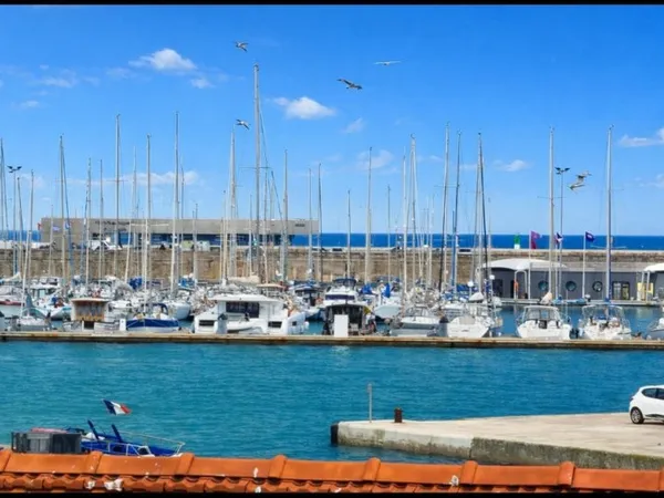 À Sète, Centre-ville, appartement T3 de 62 m2 environ avec garage
