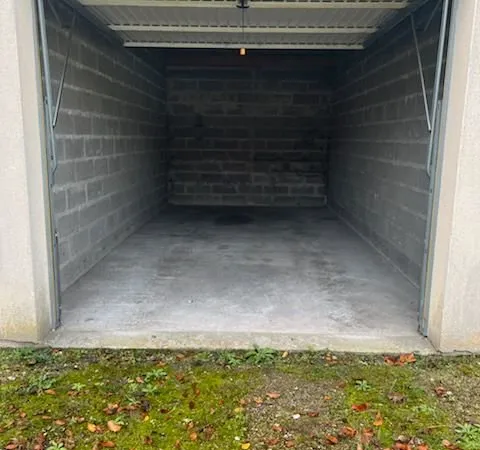 Gisors - Garage (box) 19m2 dans cour fermée