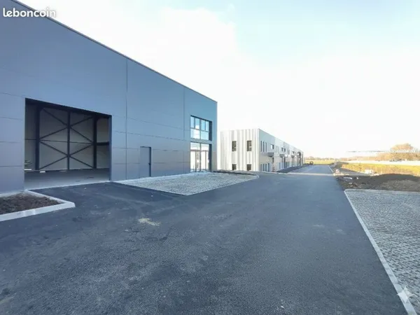 LOCAL D'ACTIVITE 346 m² BOURGOIN-JALLIEU