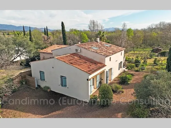 Maison Vente Roquebrune-sur-Argens   600000€