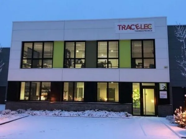 MIXTE ACTIVITES-BUREAUX à LOUER