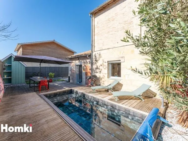 Maison/Villa T5 de 145 m2 à Parempuyre 33290