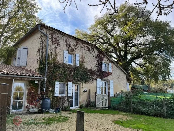 3 maisons et un potentiel commercial