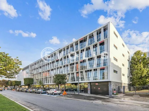 Bureaux 823 m²