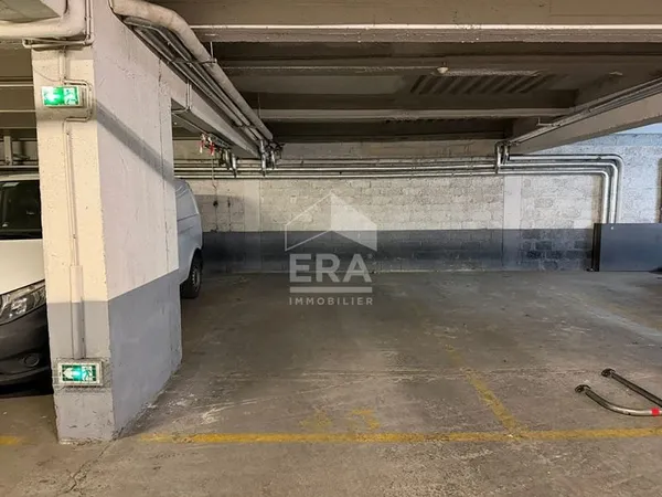 Emplacement de parking de 16m²