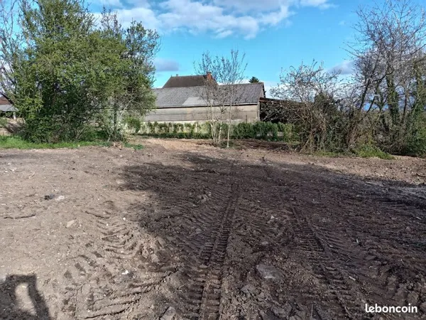 Prix en baisse :Terrain constructible de 1135 m2 sermérieu-Belle opportunité