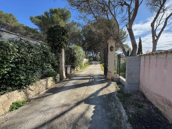 Terrain 1800 m²
