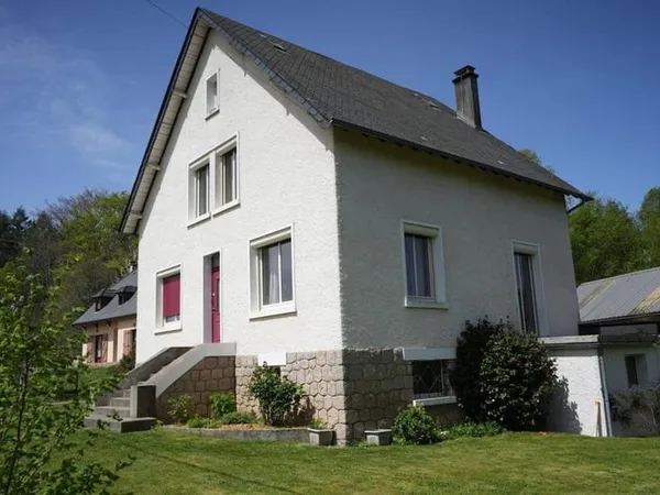 Maison 13 pièces 237 m²
