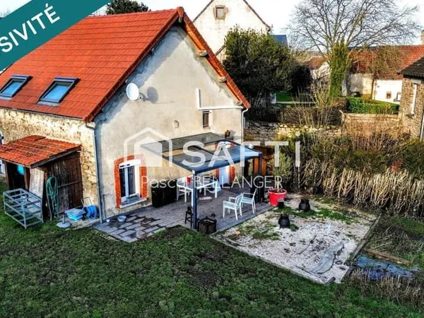 Venez découvrir cette ravissante maison de 80m², un véritable coup de coeur, entièrement restaurée a