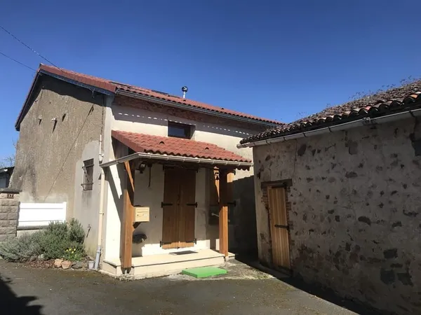 Maison de village rénovée avec goût à Asnières-sur-Blour