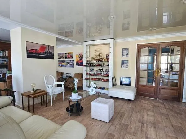 Appartement 6 pièces 143 m²