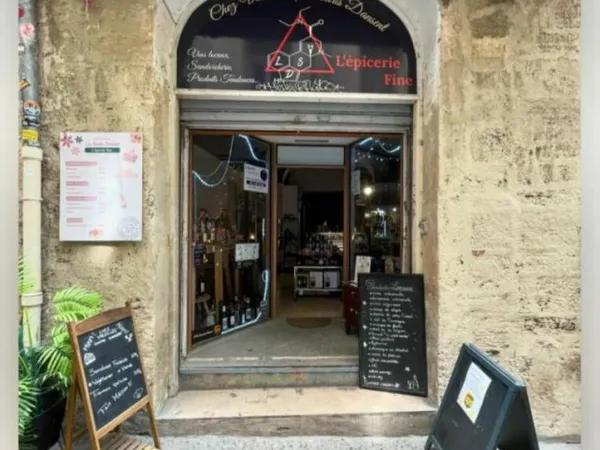 Bail a céder en plein coeur de l'écusson