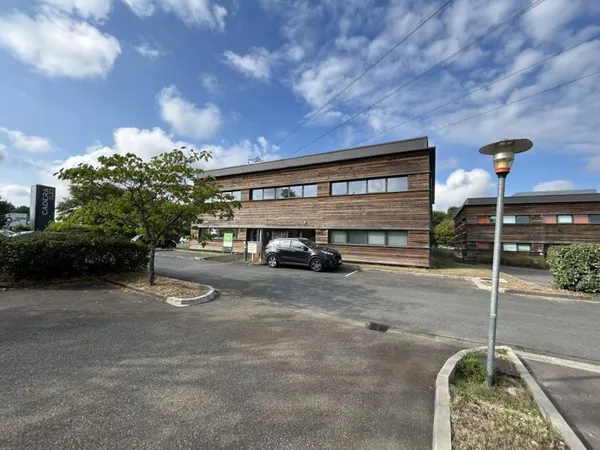 Bureaux 667 m²
