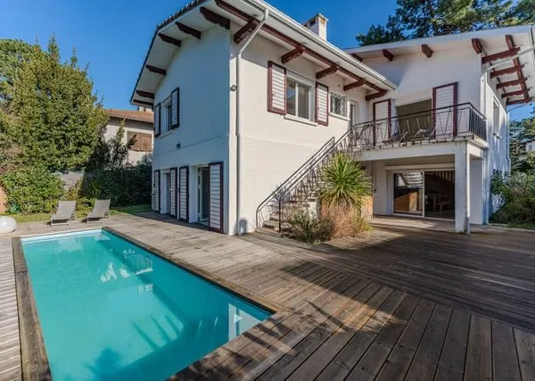 ARCACHON , ABATILLES , CHARMANTE MAISON FAMILIALE , 190 m2 ,