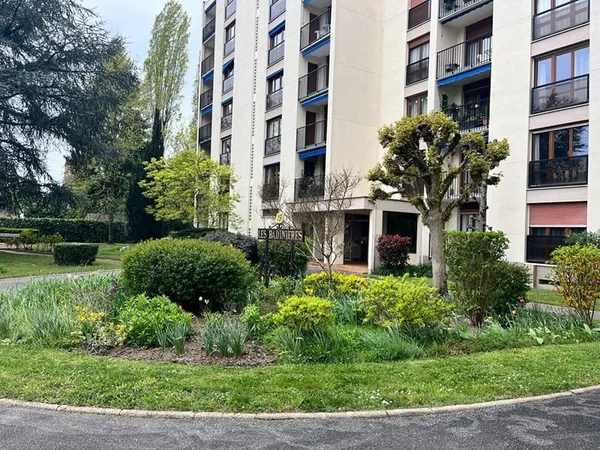 Appartement Orleans Sud - 3 pièce(s) 69.74 m2 balcon - parking
