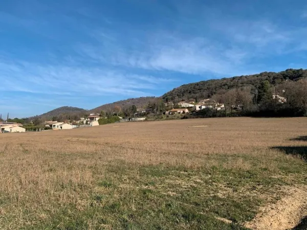 Terrain constructible 500 m² - Saint-Marcel-lès-Sauzet