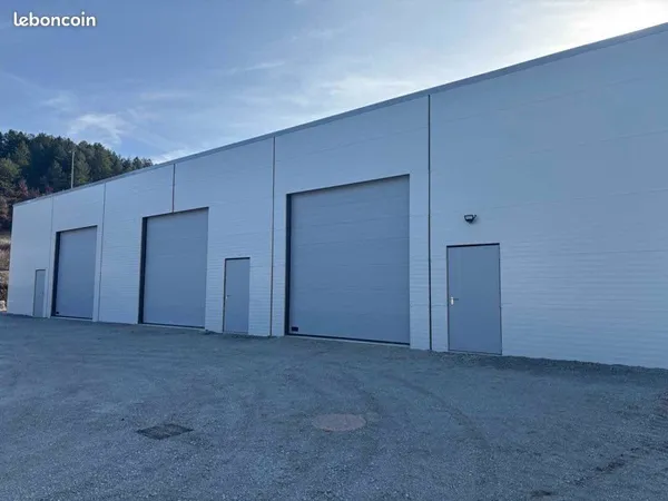 Location entrepôt 400 m2