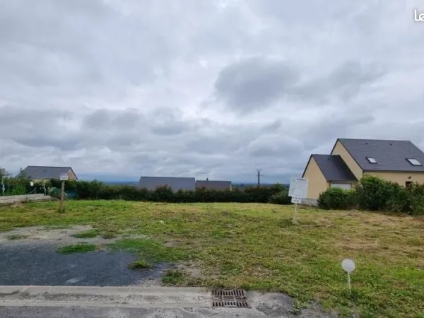 Terrain 1243 m² CAMPROND