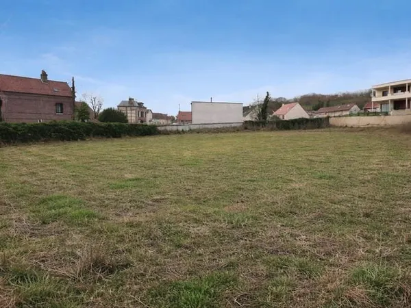 Terrain viabilisé 1106 M² aux alentours de Oissel