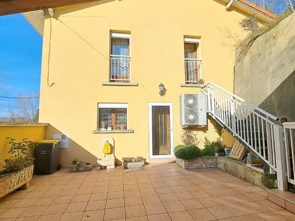 MAISON A VENDRE LAROQUE D'OLMES / 4 CHAMBRES / 2 GARAGES / JARDIN