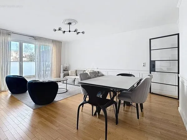 Suresnes - centre ville - appartement 4 pieces/ 3 chambres avec double terrasse et parking