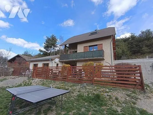 Maison 8 pièces 127 m²