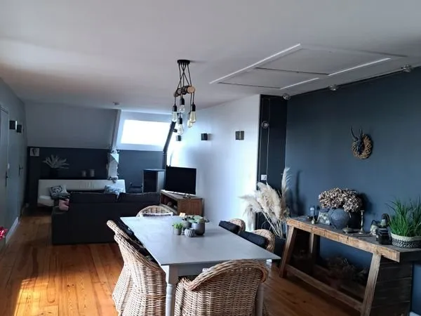 Appartement T3 dans petite copropriété (93m²) - Dernier Étage dont Loggia 10m² - Hem