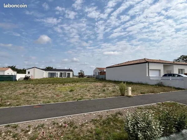 Terrain 347 m² Semussac